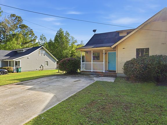 4th image of 907 Ash Street Ext #A