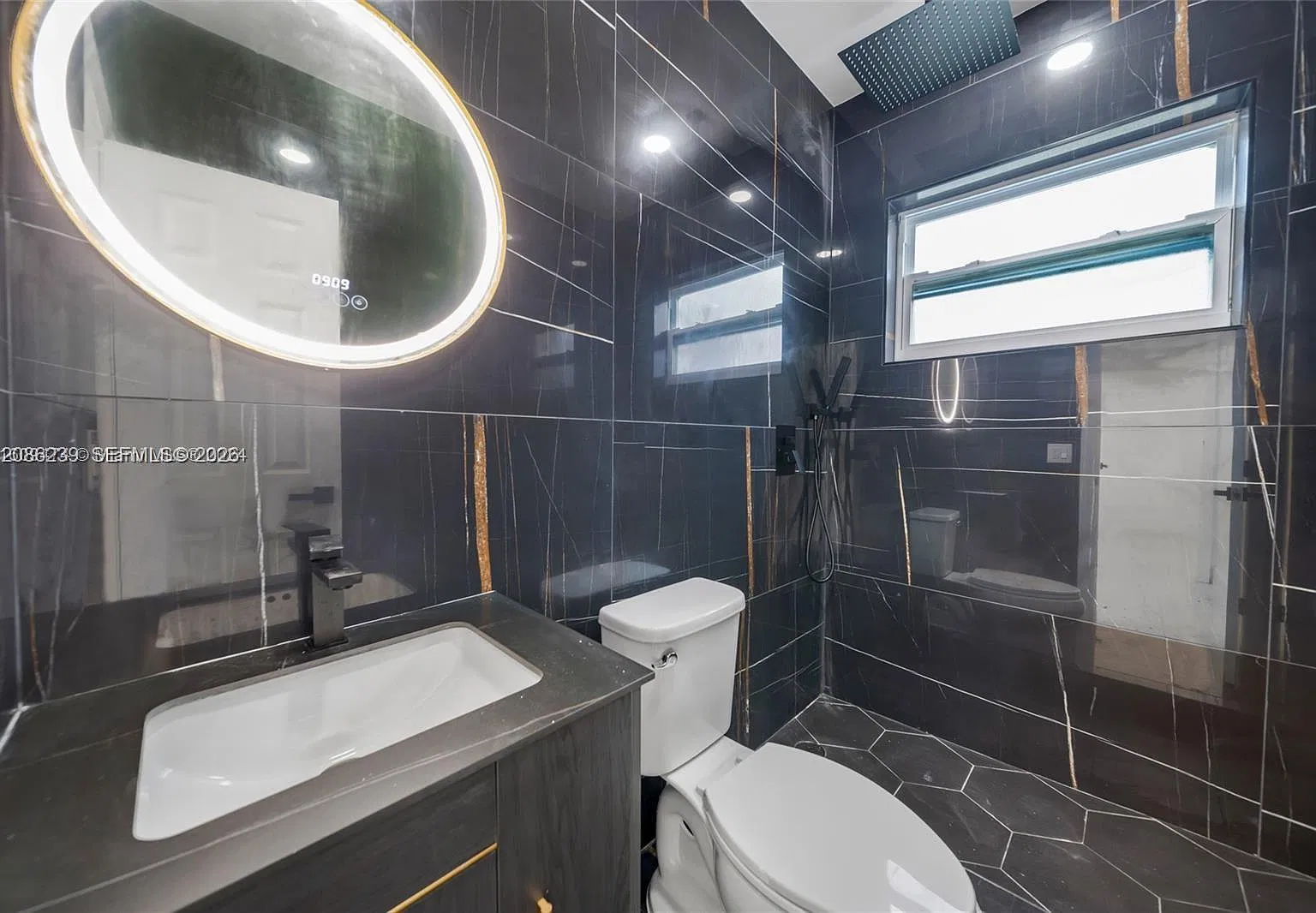 2 bed, $2,450 — Photo 3