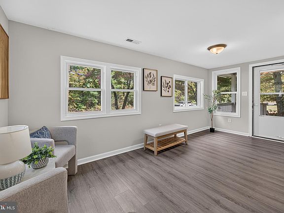 5th image of 467 W Atlantic Ave