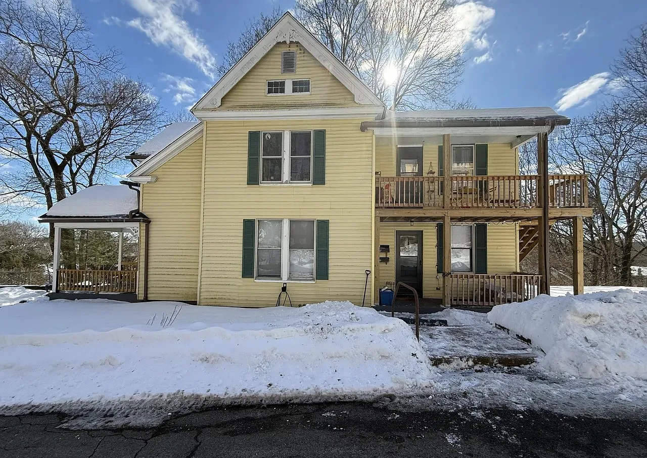 2 bed, 1100 sqft, $1,700 — Photo 2