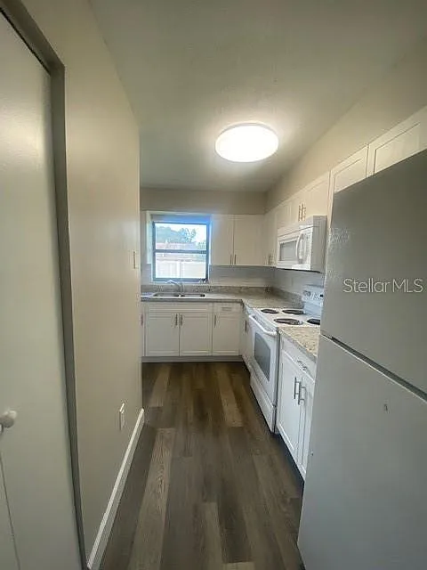 2 bed, 2.0 bath, 1044 sqft, $1,350 — Photo 3