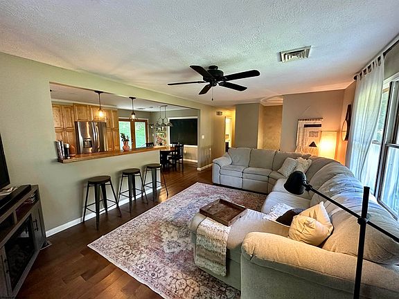 5th image of 235 Prosperity Dr