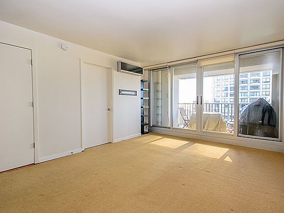 3rd image of 1960 N Lincoln Park West Ave #612