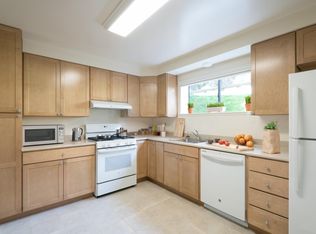 816 Quarry Rd #D, San Francisco, CA 94129