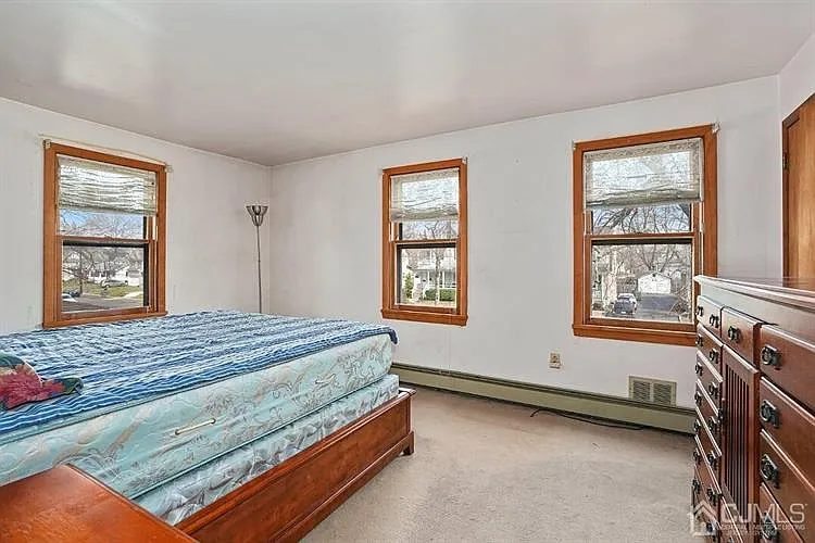 352 Whittier Ave photo 1