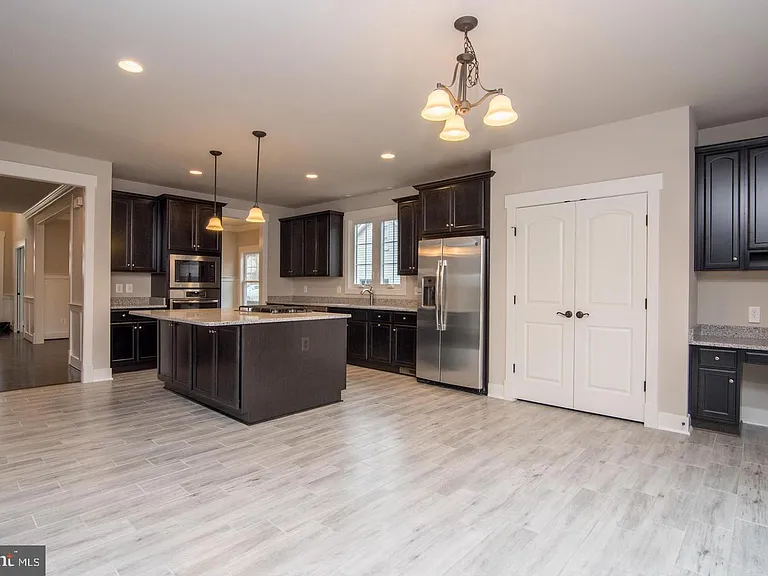 6928 Regent Ln — Photo 23
