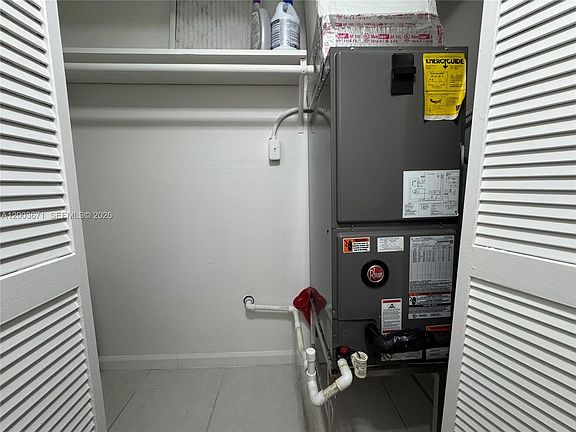 4th image of 2020 NE 135th St APT 810