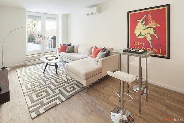 Sold by Modern Spaces | media 27