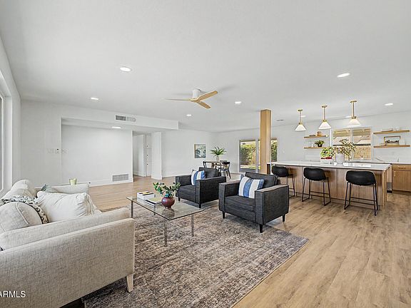 3rd image of 611 E ERIE Drive