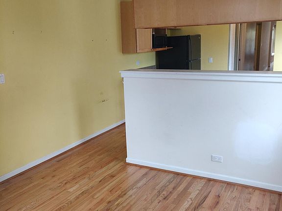 5th image of 4945 N Saint Louis Ave