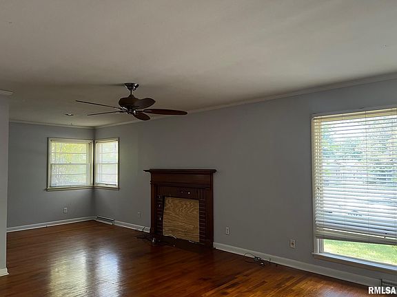 3rd image of 1403 W Taylor Dr