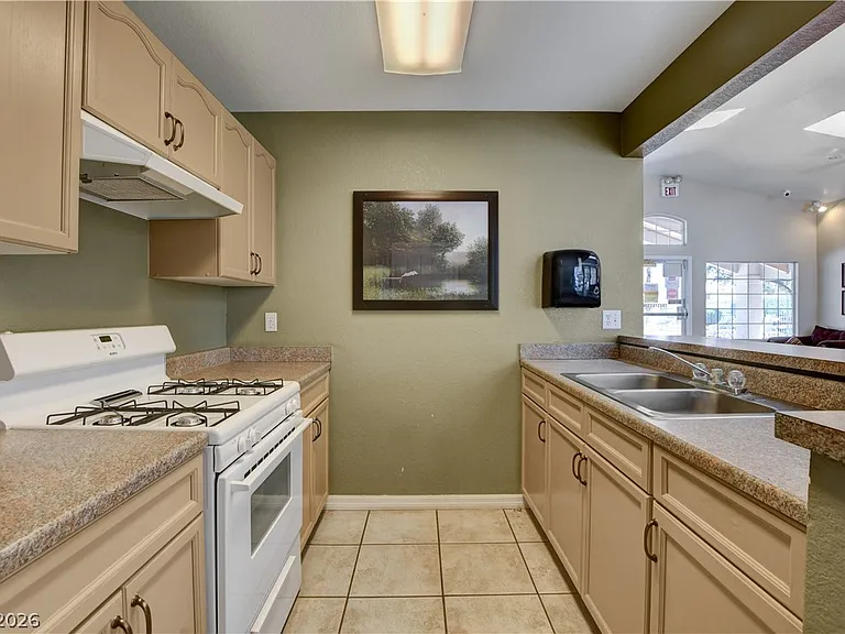 8039 Teresita Ave — Photo 66