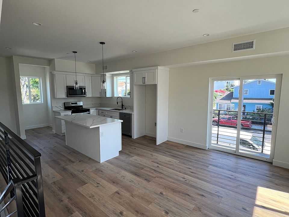 1st image of 5640 Auckland Ave #1/2