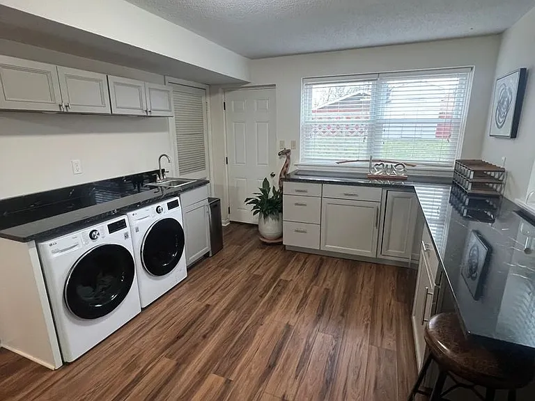 1810 High St — Photo 16