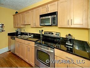 new kitchen maple cab/granite/ s-s applicance