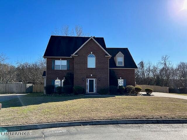 1st image of 824 Baylor Cir
