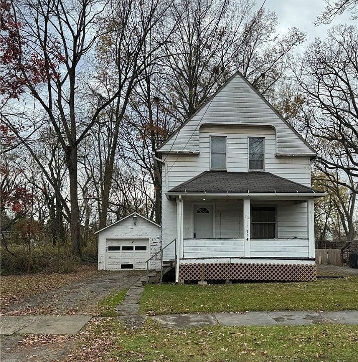 1st image of 715 Olive Ave NE