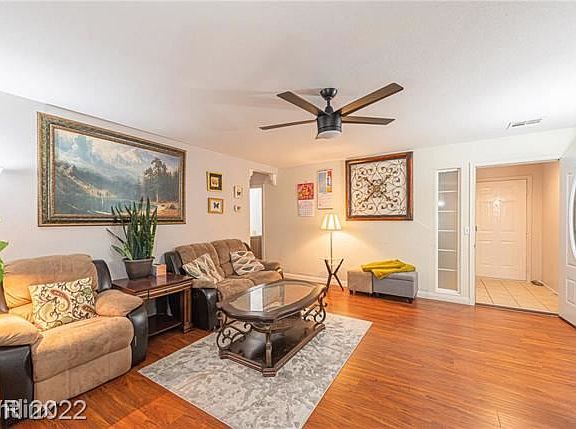 5th image of 5599 Rollins St