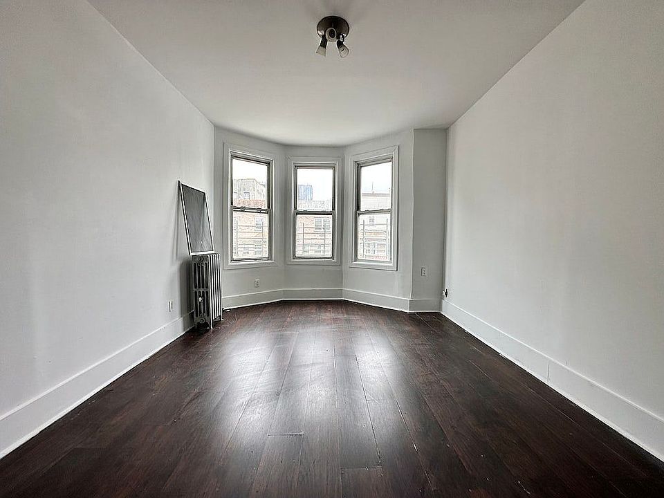 1st image of 789 Elsmere Pl #1