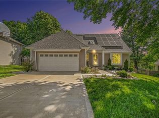 2404 NE Mill Crk, Blue Springs, MO 64014