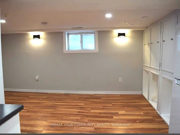 143 Agnes St #BASEMENT — Photo 5