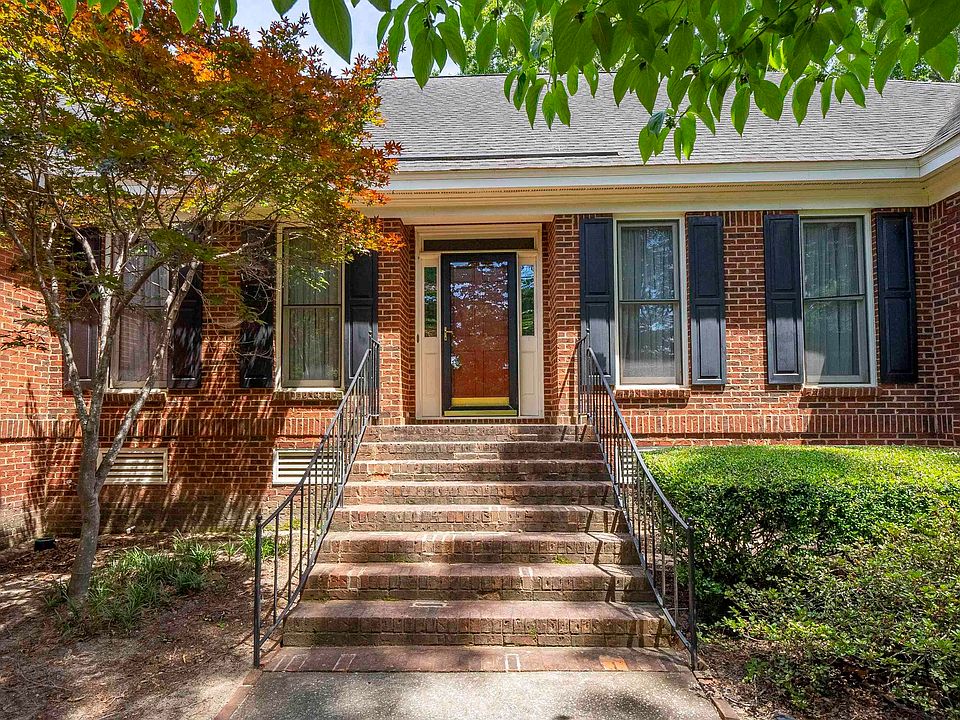 1st image of 129 Fishers Wood Dr