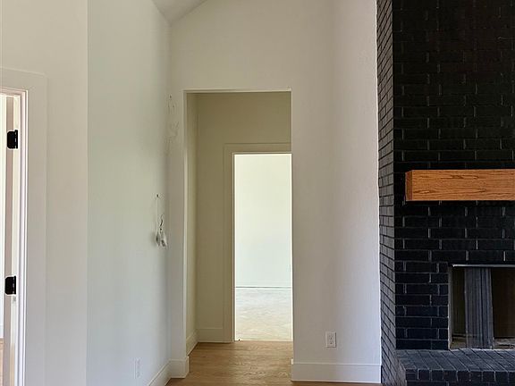 4th image of 21288 Revere Rd