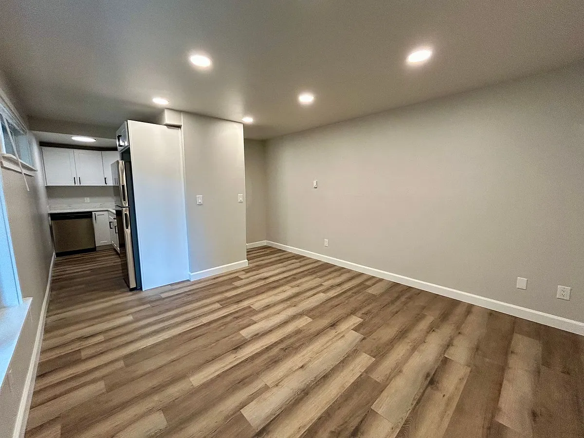 Building Photo - Ward 11-Unit