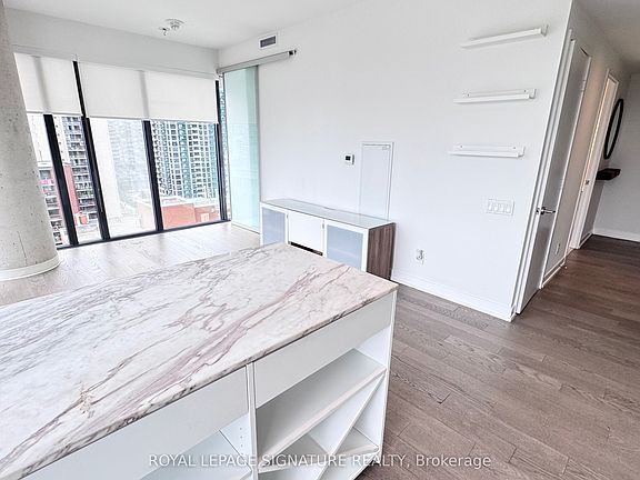 5th image of 161 Roehampton Ave #1712