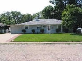 2313 Arrow St, Carpentersville, IL 60110