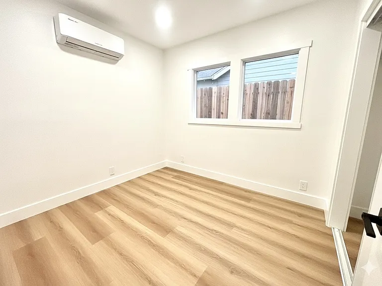 854 Orange Ave — Photo 9