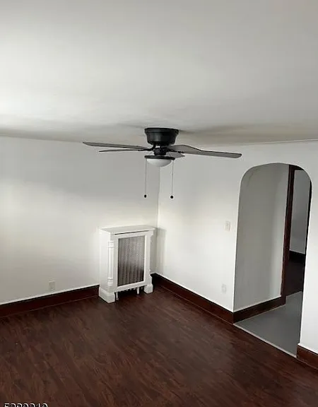 122 Vreeland Ave — Photo 6