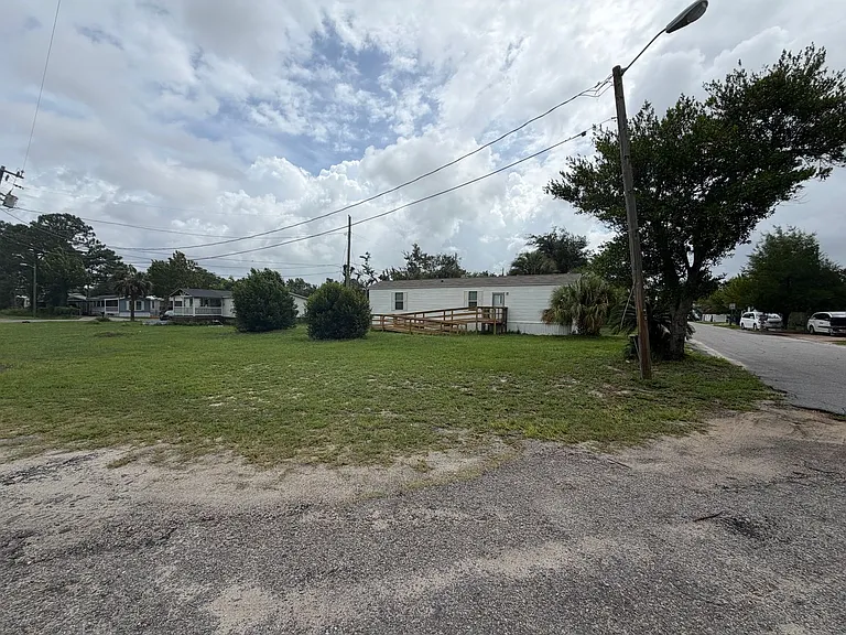 2148 W 28th Ct — Photo 2