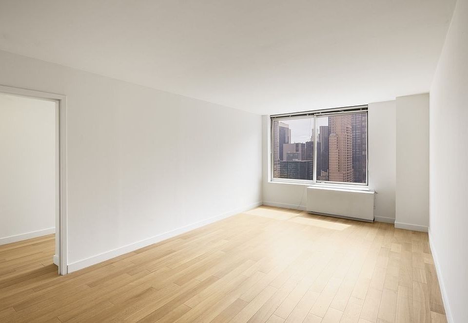 1st image of 260 W 54th St APT 40i
