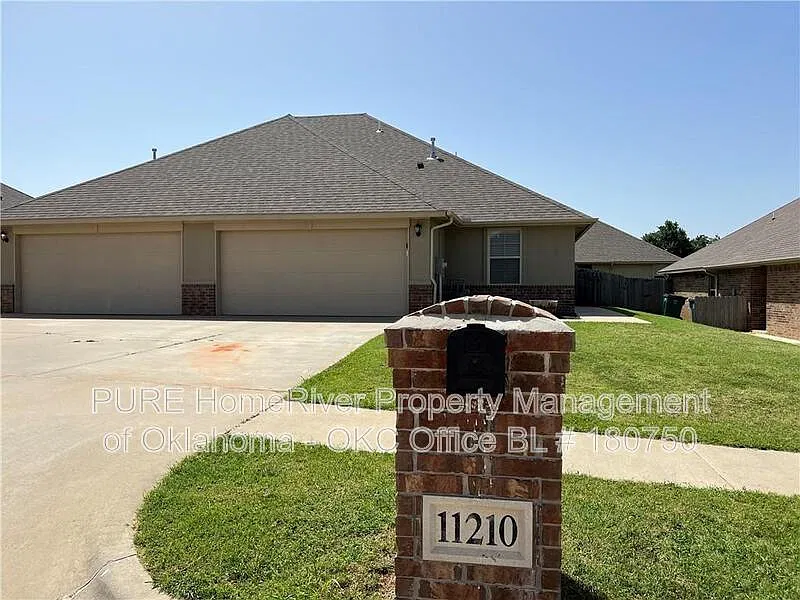 11210 Coachmans Rd