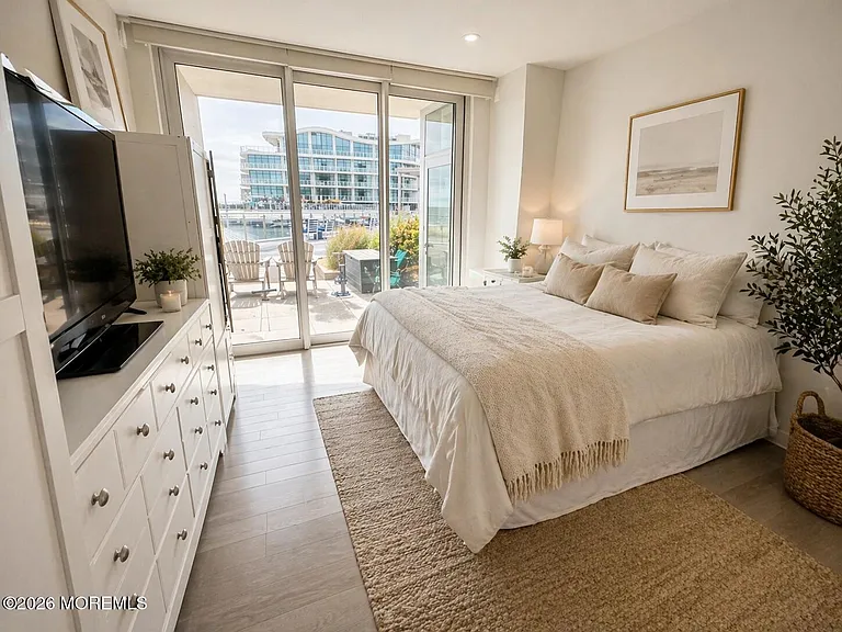 20 Melrose Ter #208 — Photo 7