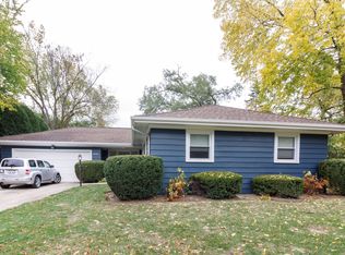 2610 Illinois Rd, Wilmette, IL 60091