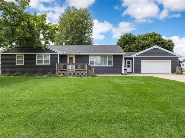1295 Howard Ave, Marengo, IA 52301