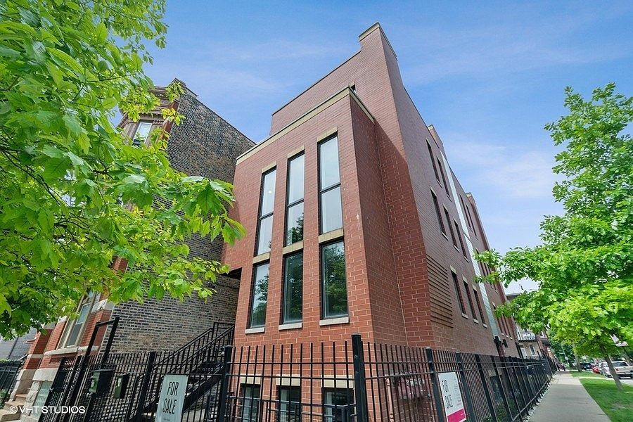 1st image of 1458 N Artesian Ave #101E