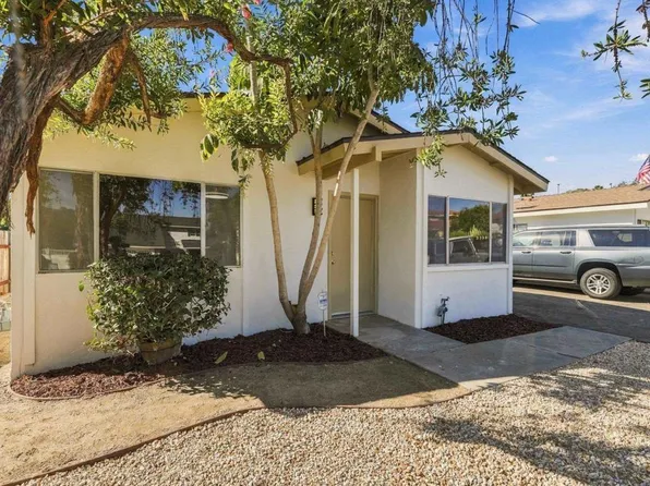 841 Arcadia Ave, Vista, CA 92084