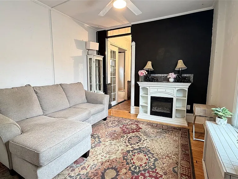 123 S Pennsylvania St #3 — Photo 4