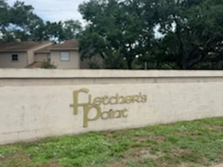 2237 Fletchers Point Cir — Photo 2