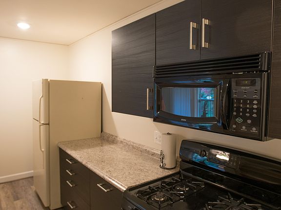 5th image of 216 Park Terrace Ct SE APT 97