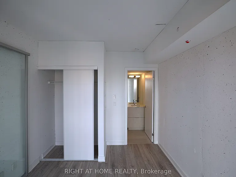 47 Mutual St #804 — Photo 15