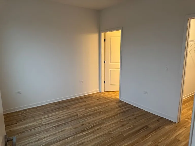 One Fifty Seven Oak Forest — Photo 15
