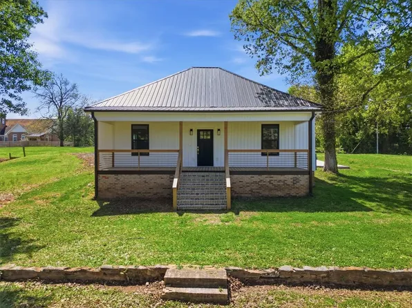 202 S Howard Ave, Landrum, SC 29356