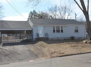 6 Colonial Ln, Wallingford, CT 06492