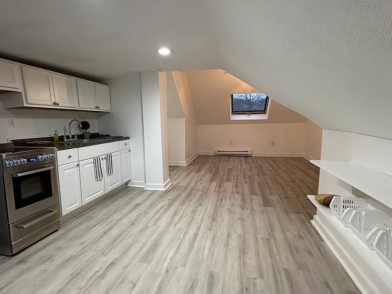 37 Maud St #3 — Photo 3