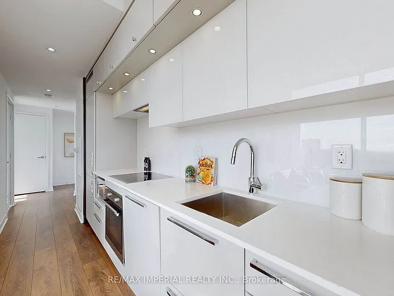 15 Grenville St #2803 — Photo 13