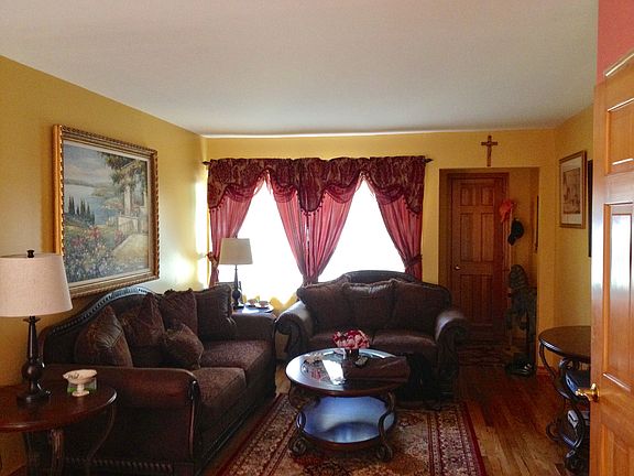 2nd image of 28 Magro Dr
